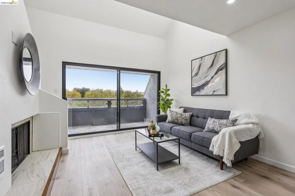 Photo of Unit 207 at 7 Embarcadero West