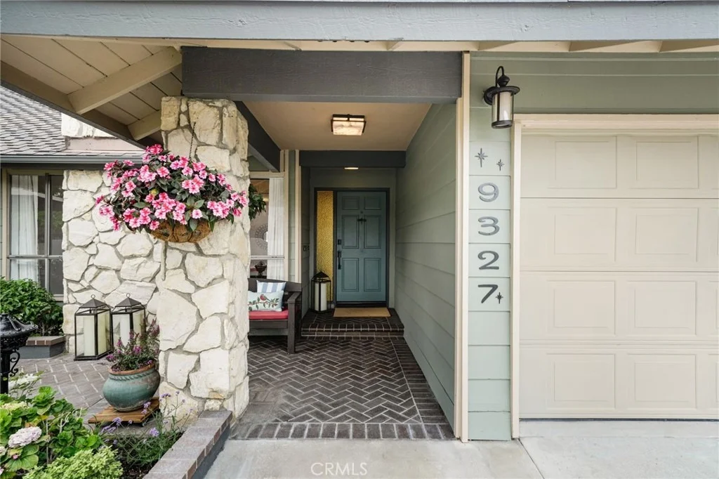 Photo of 9327 Lexington Street