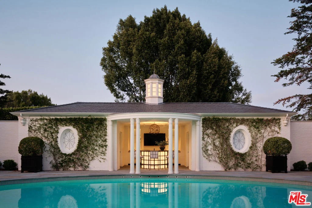 Photo of 826 Greenway Drive