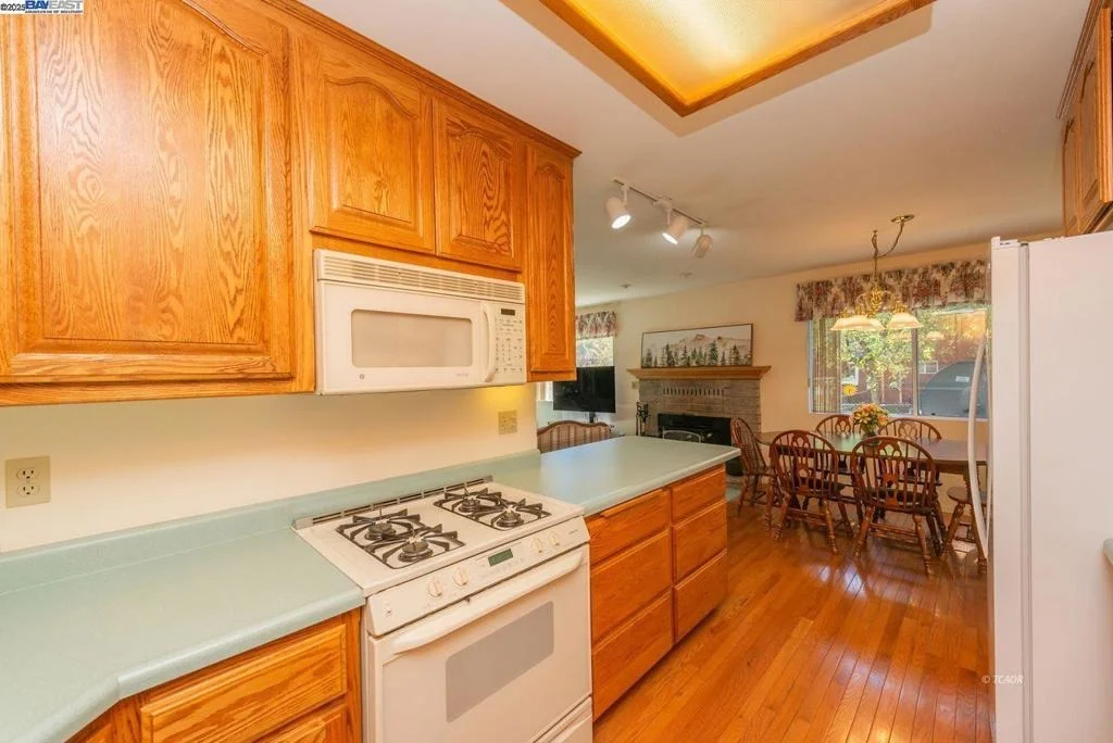 Photo of 230 Lakeview Dr.