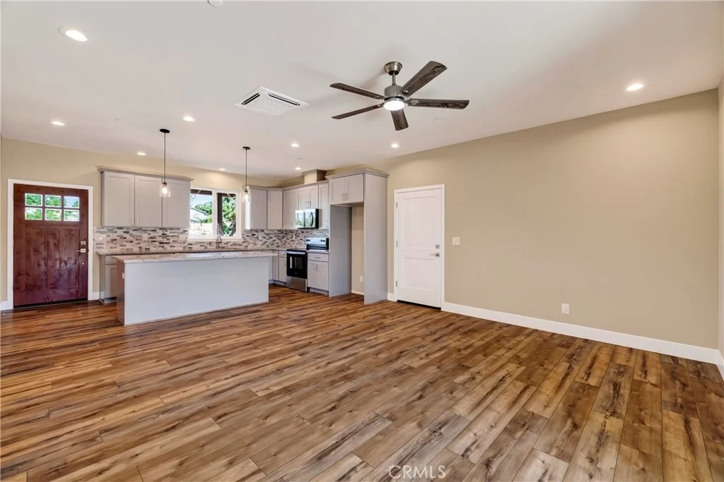 Photo of 6040 Maxwood