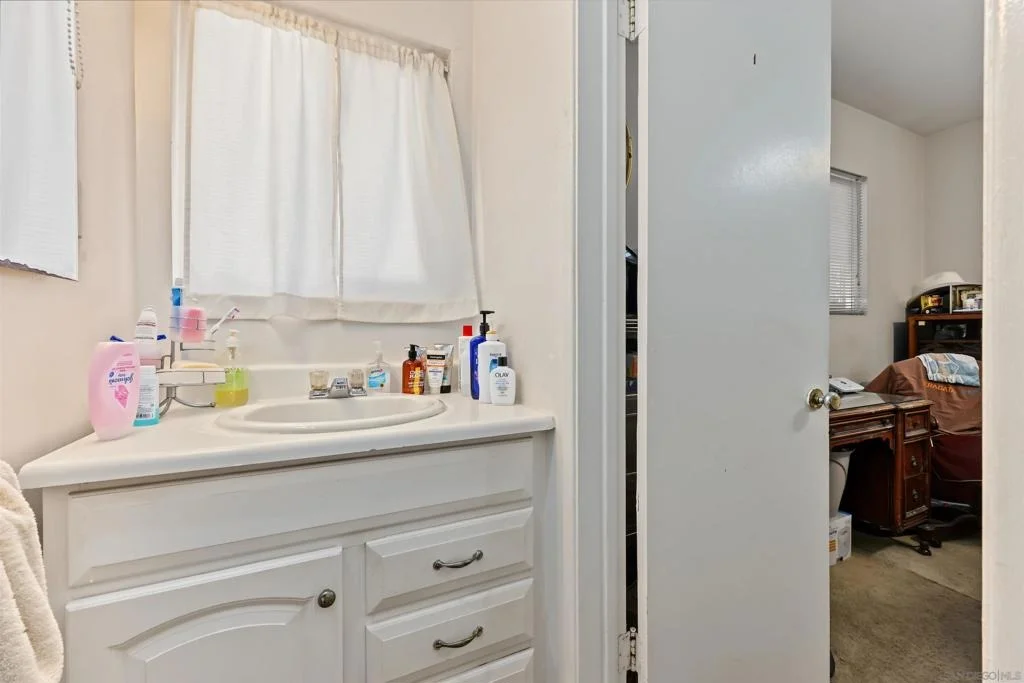 Photo of 3949 Grandon