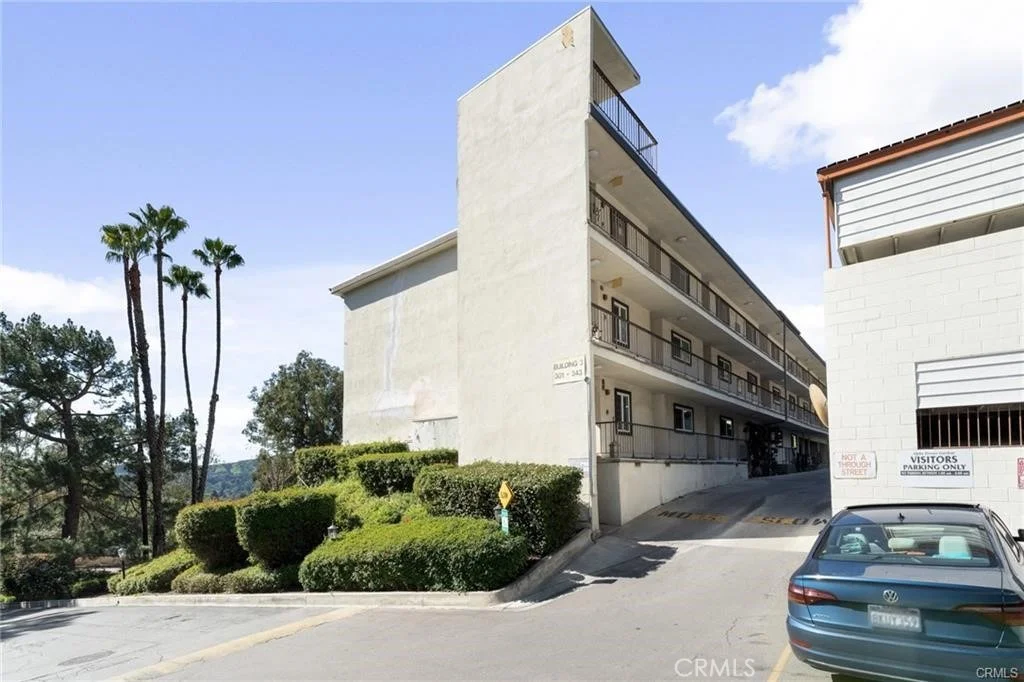 Photo of Unit 314 at 1935 Alpha Road