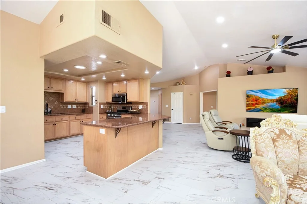 Photo of 2591 Peach Tree