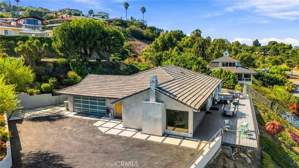 Photo of 2886 Crownview