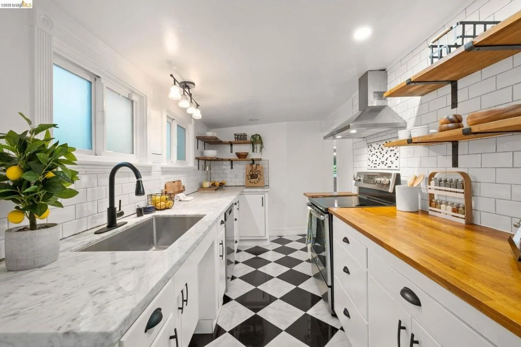 Photo of 2647 Monterey Blvd
