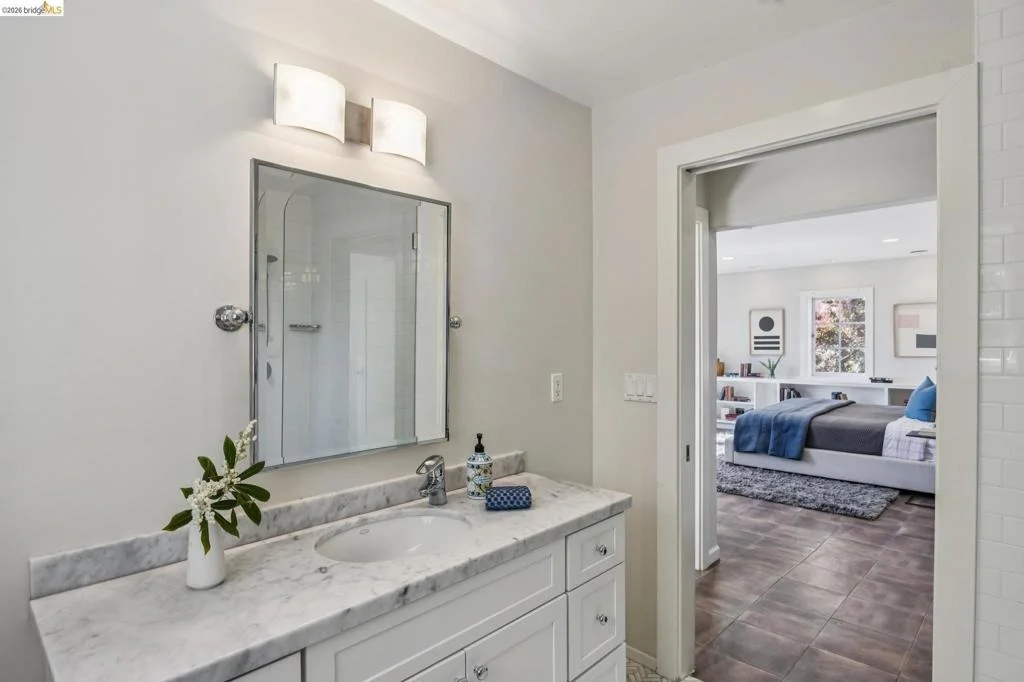 Photo of 8 Mosswood Rd