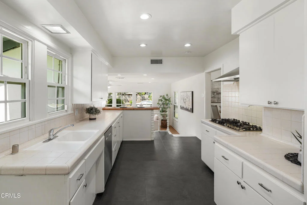 Photo of 8438 Beverly Drive