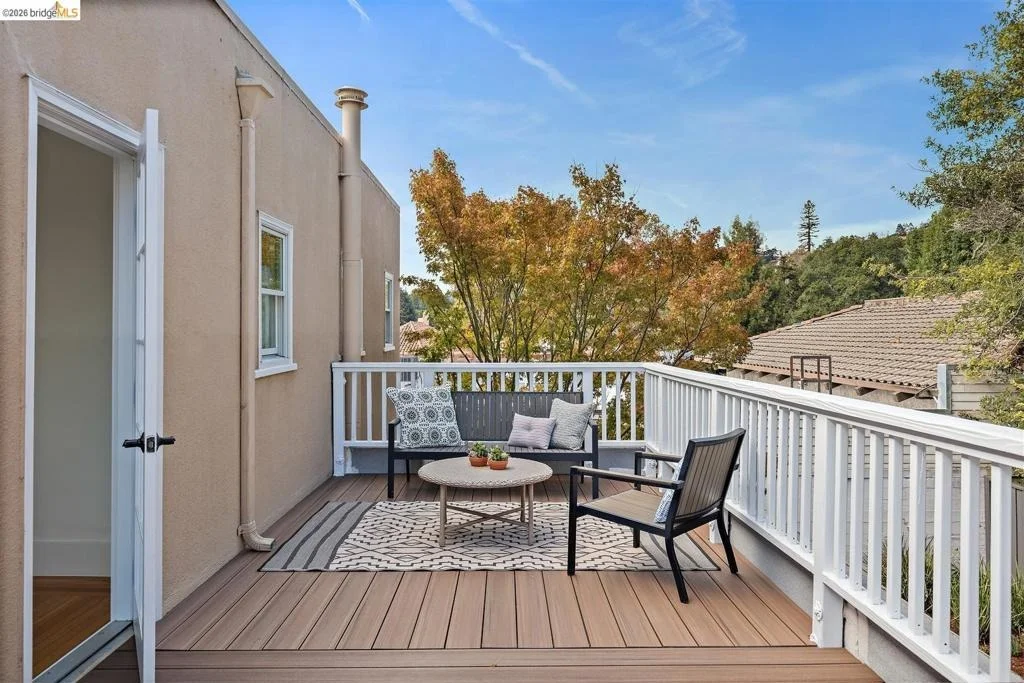 Photo of 355 Arlington Ave
