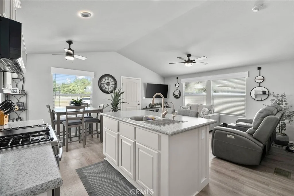 Photo of 3540 Nelson