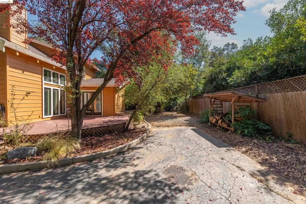 Photo of 20425 Brook Dr.