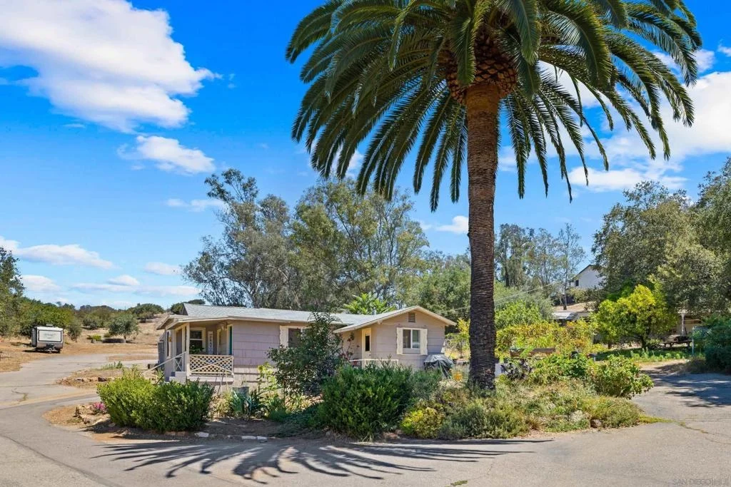 Photo of 2560 Alpine Blvd