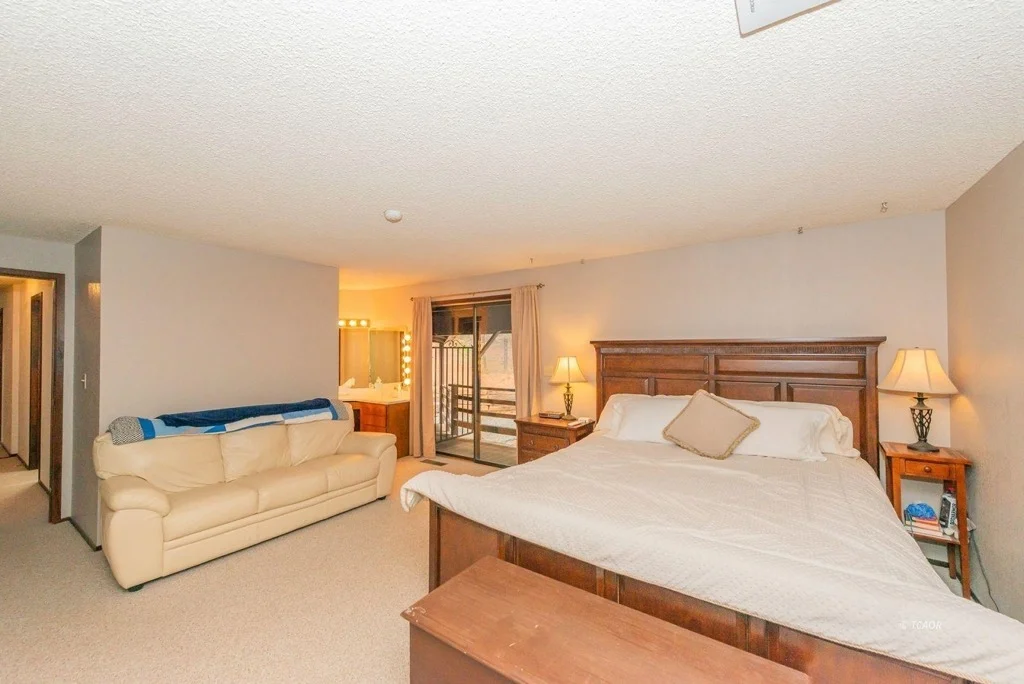 Photo of 410 Lake Forest Dr.