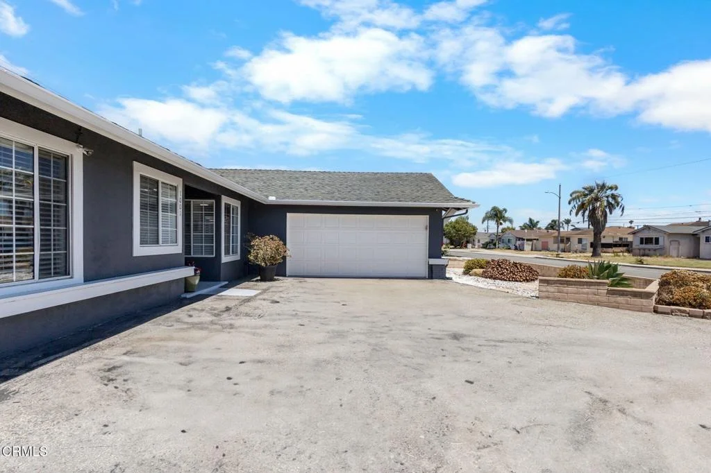 Photo of 1001 Redwood Street