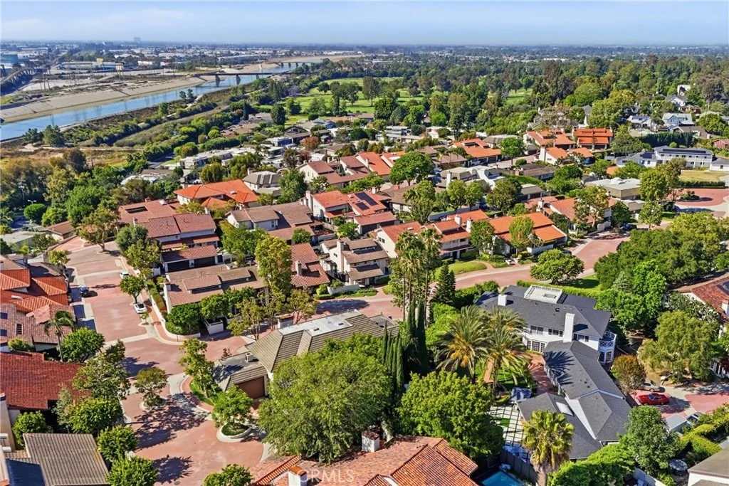 Photo of 651 Edith