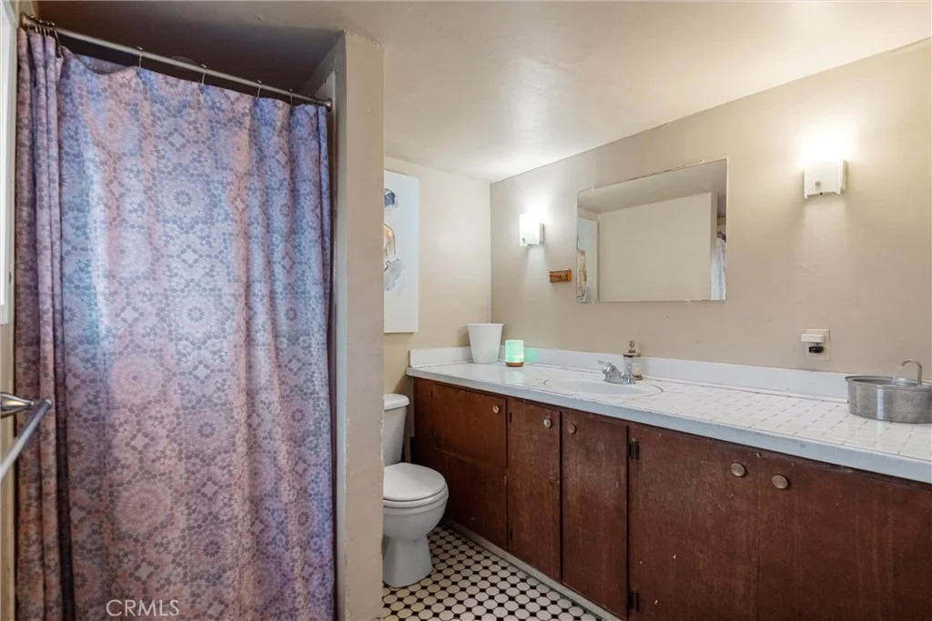 Photo of 855 Johnson