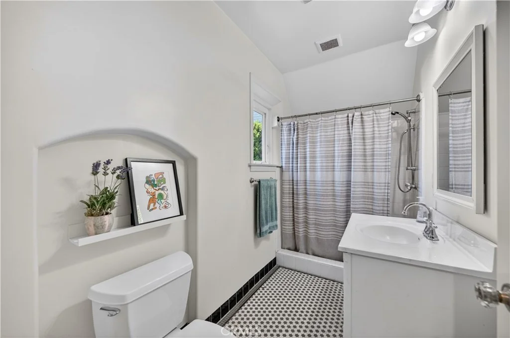 Photo of 258 Argonne