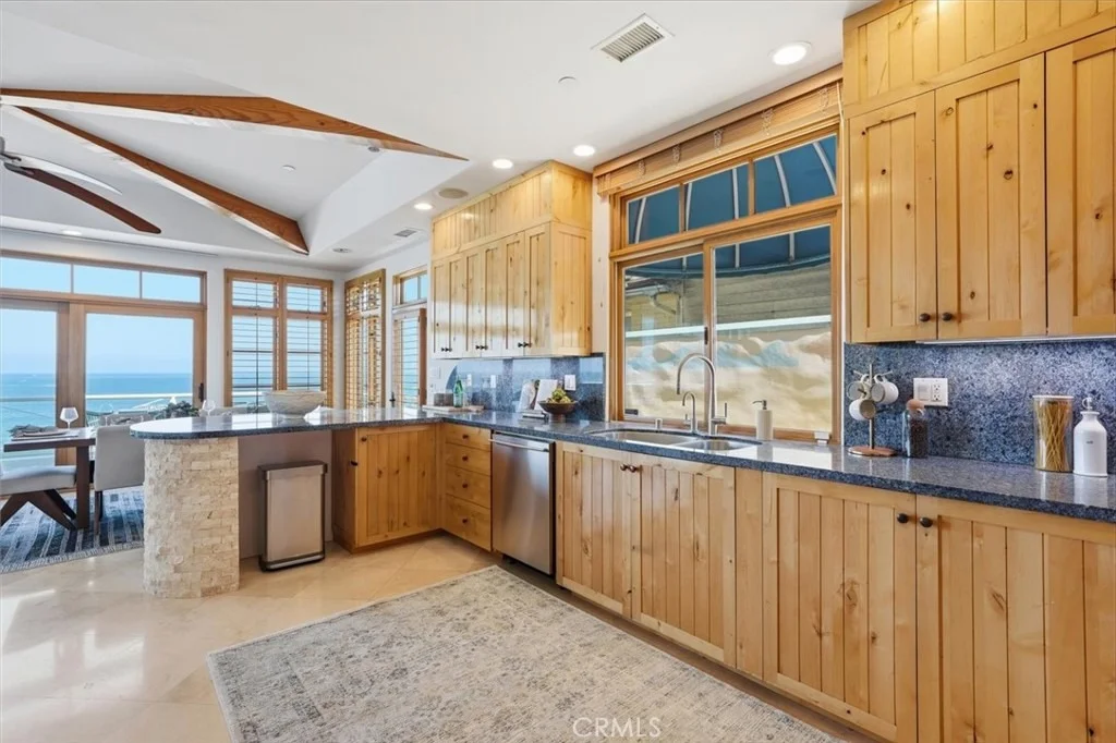 Photo of 807 Esplanade