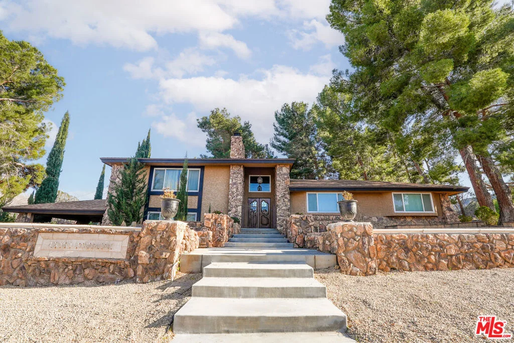 Photo of 42060 Parkmont Drive
