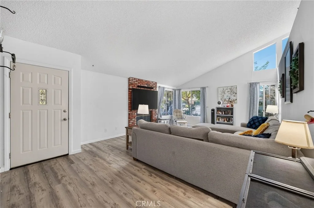 Photo of 2854 Lynae