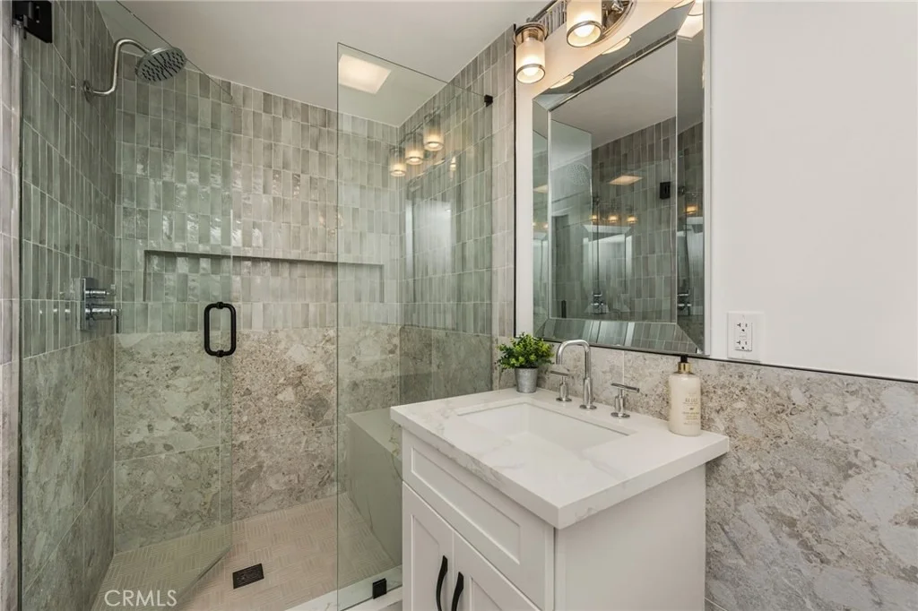 Photo of 3566 Beverly Glen