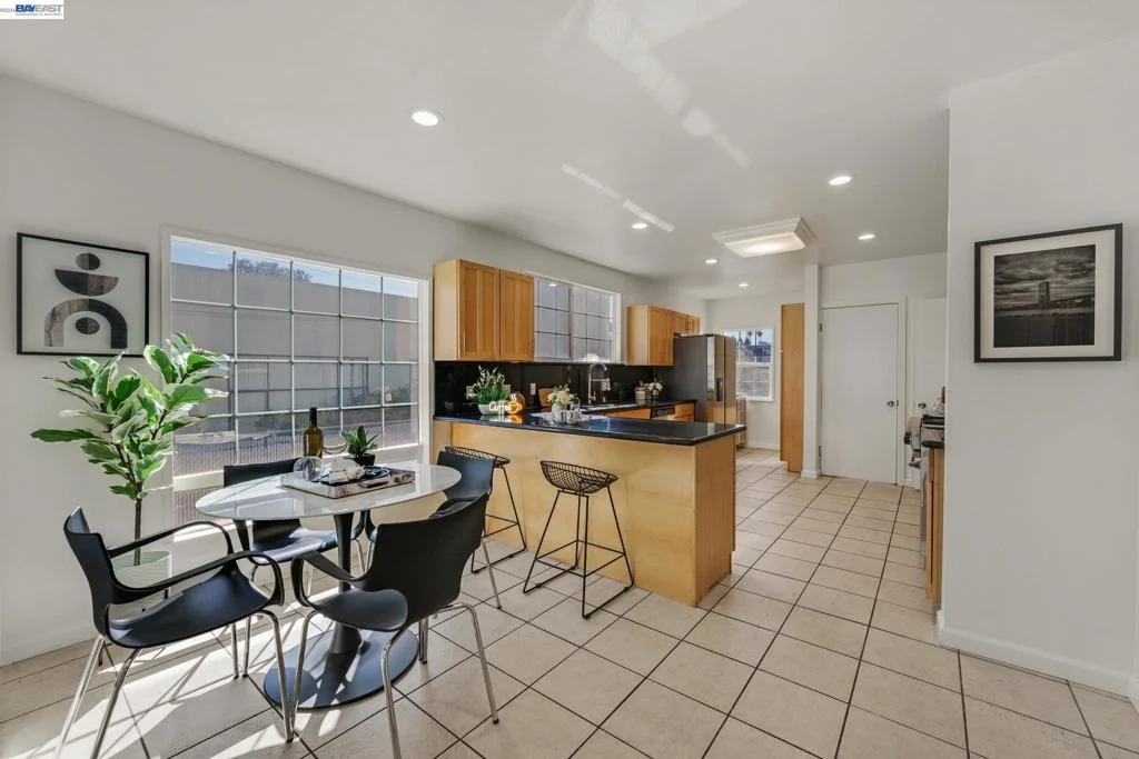Photo of 784 Sunset Blvd