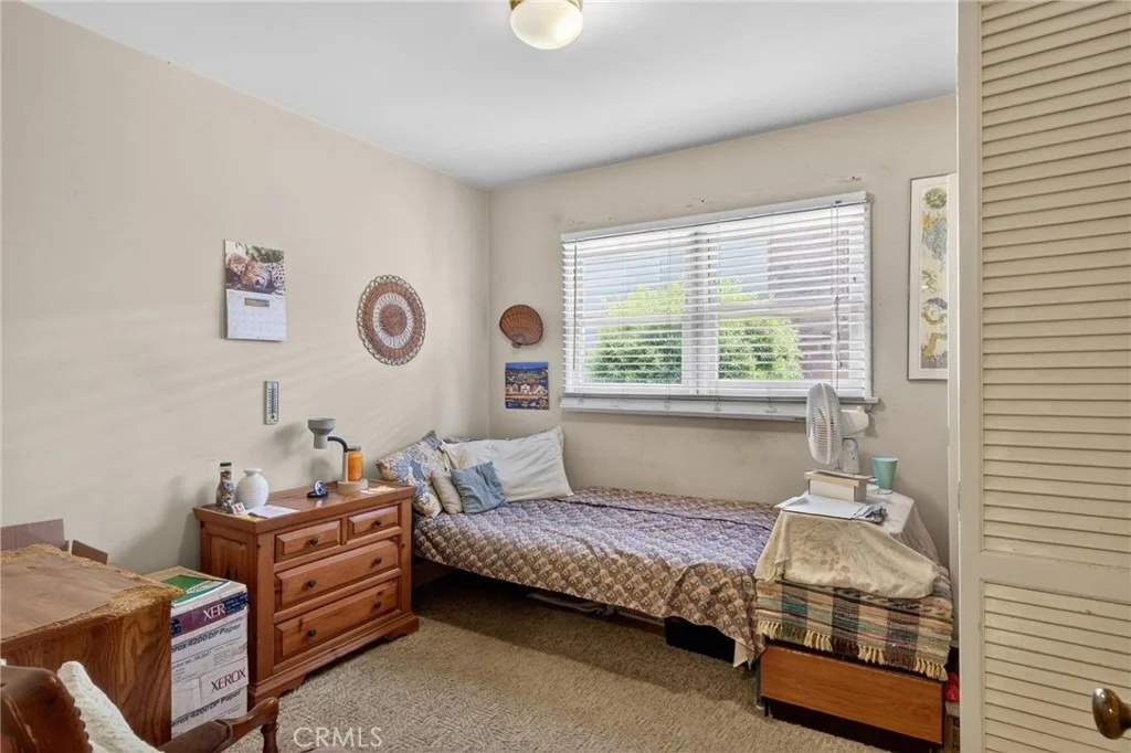 Photo of 652 35th