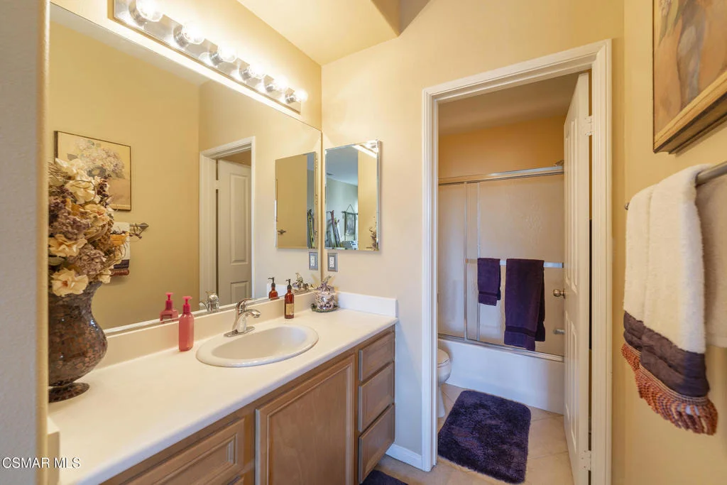 Photo of Unit B at 2916 Esperanza Way