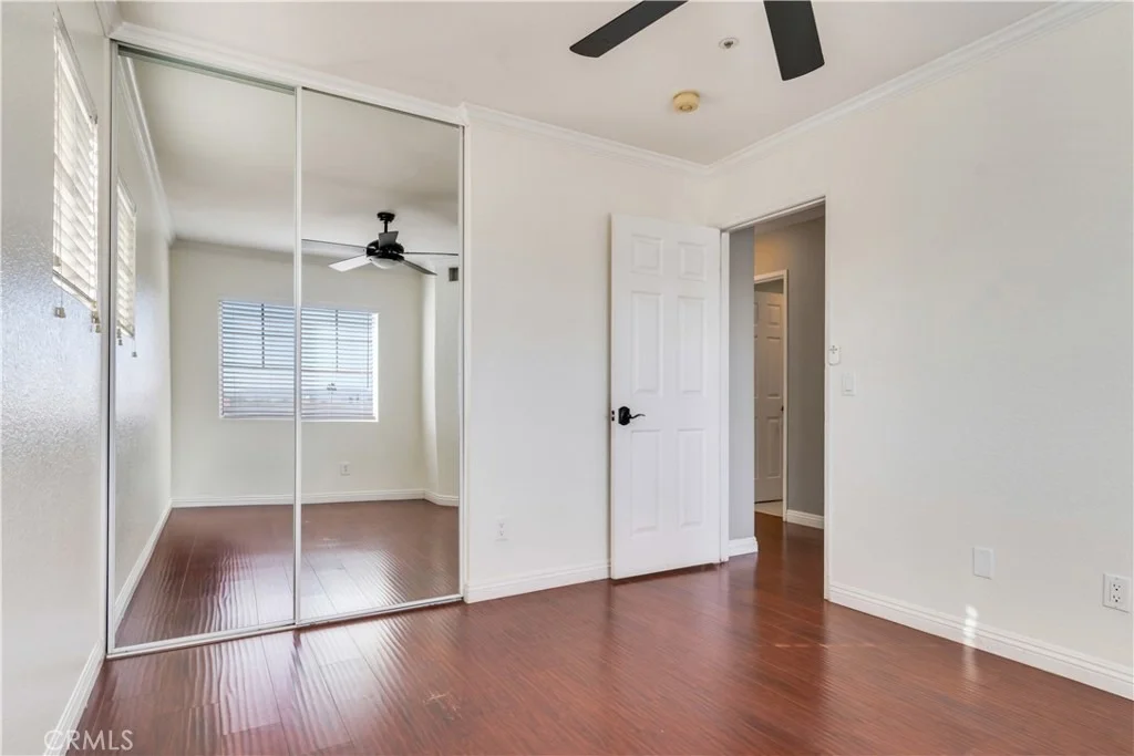 Photo of 28340 Pino