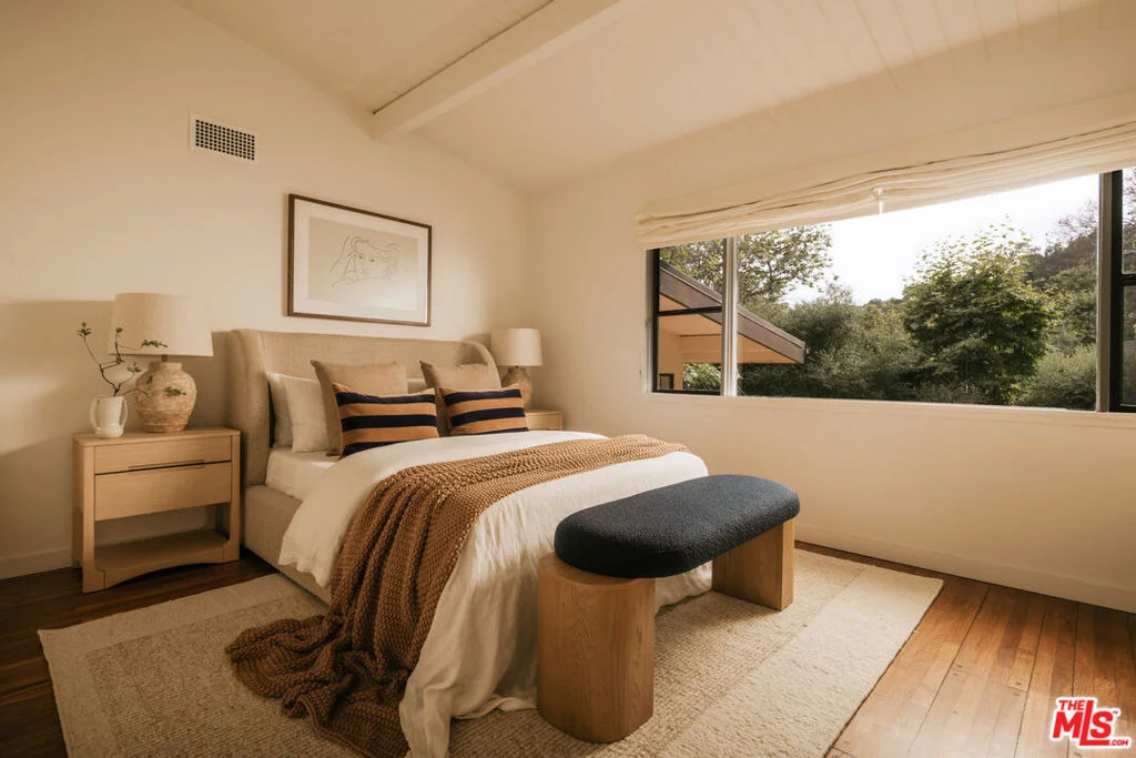 Photo of 588 Dryad Road