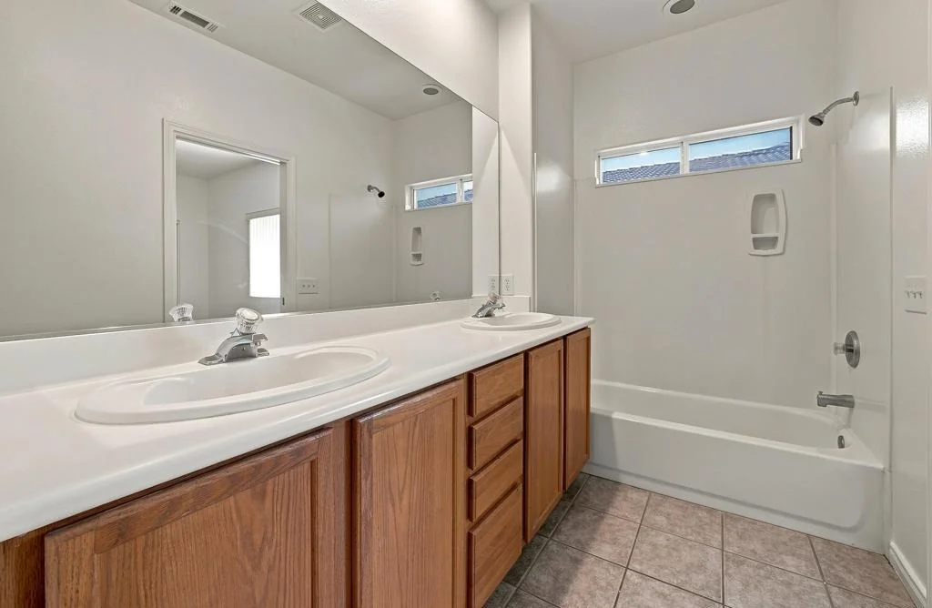 Photo of 74076 Daisy Lane