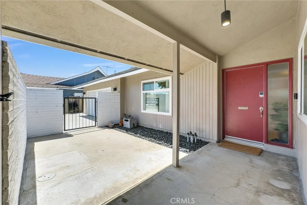 Photo of 1517 E Riverview