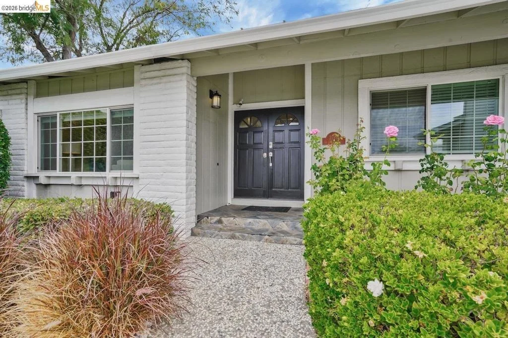 Photo of 2198 La Orinda