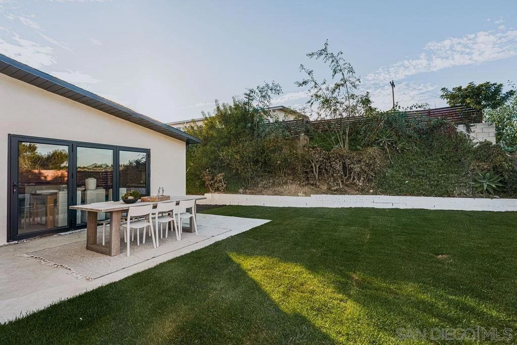 Photo of 4985 Pacifica Dr