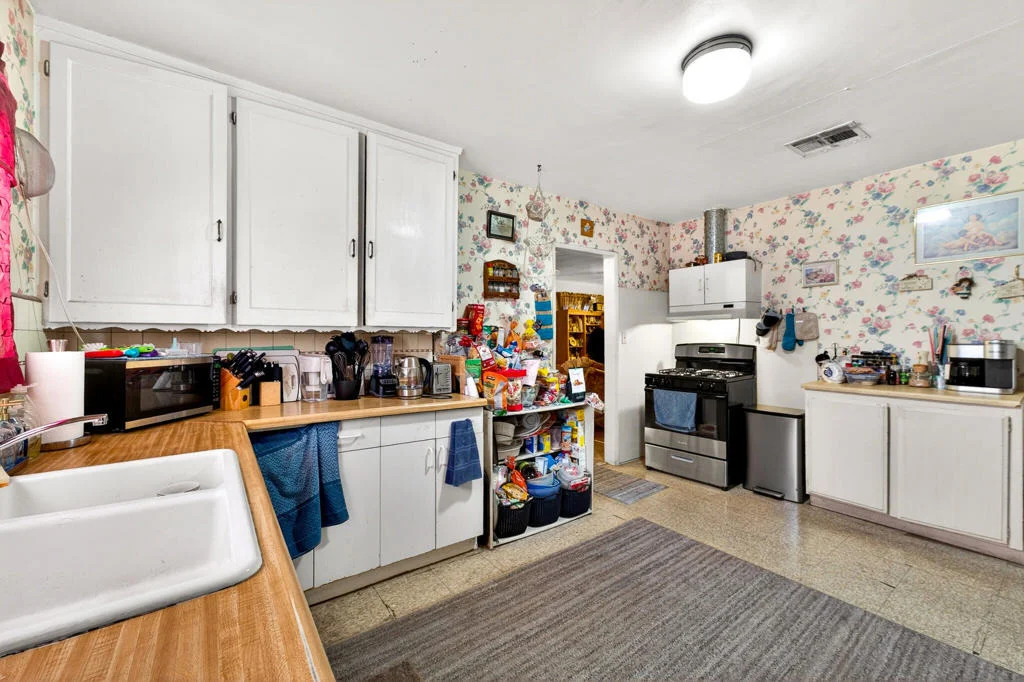 Photo of 45255 King Street