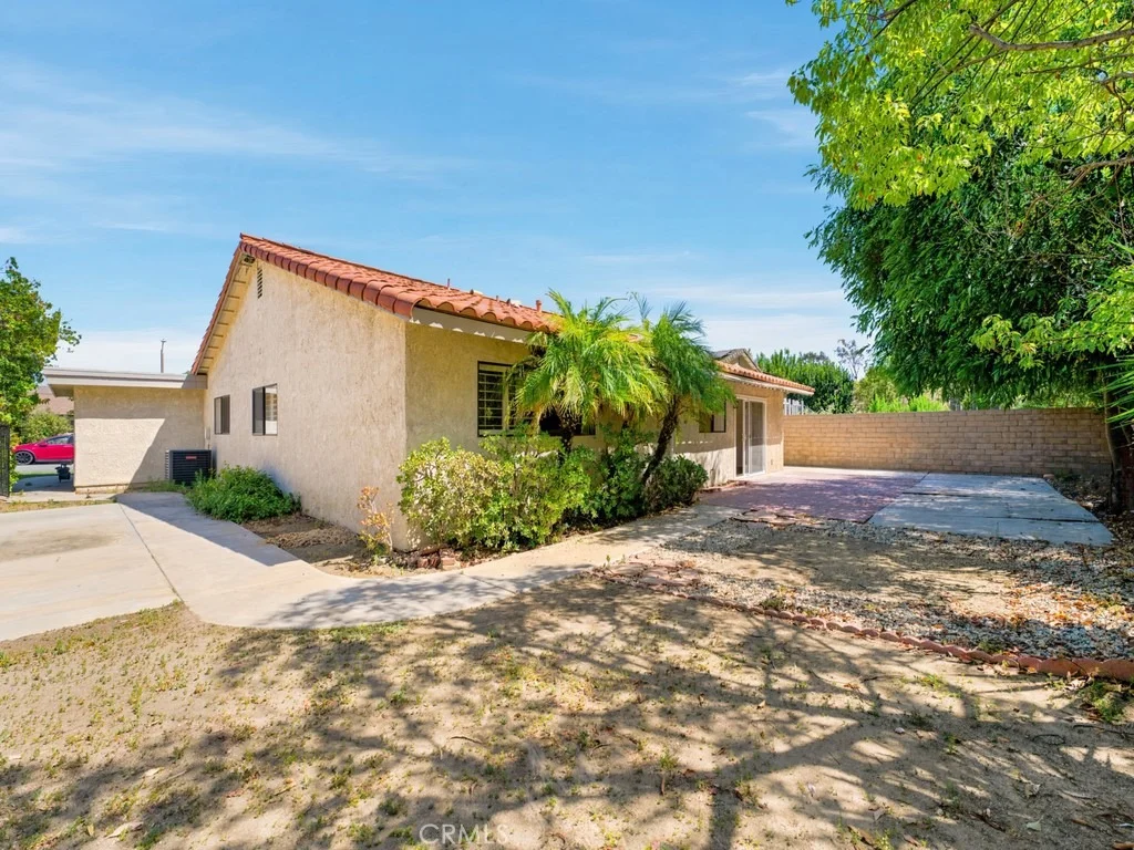 Photo of 5835 Cardoza Drive