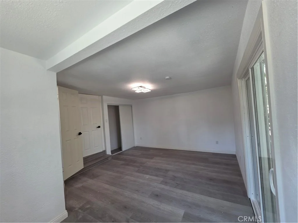 Photo of 4660 Paramount