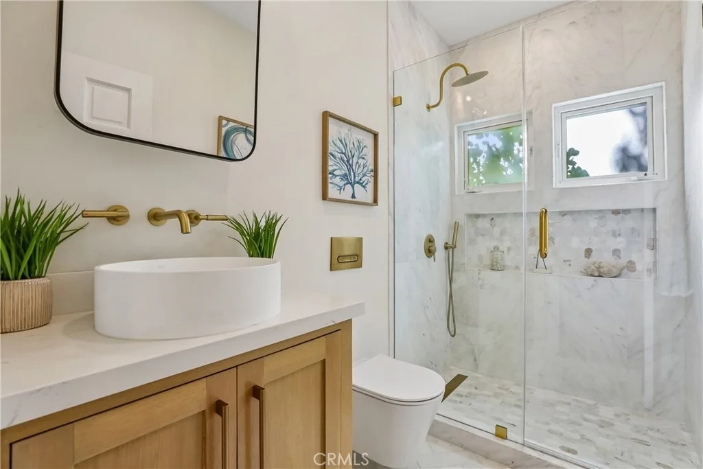 Photo of 2300 John Street