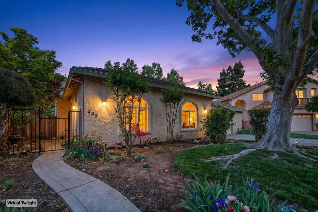 Photo of 409 Mission Santa Fe Circle