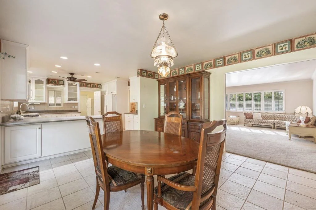 Photo of 5284 Bardwell Avenue