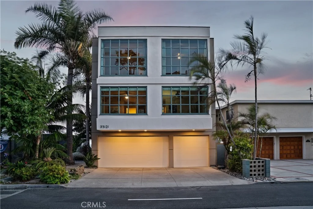 Photo of 35121 Beach Road