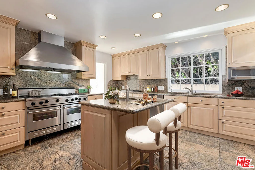 Photo of 502 N Palm Drive