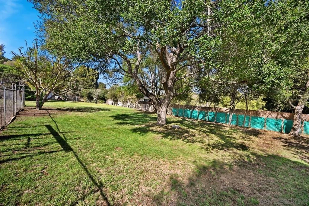 Photo of 4488 La Canada