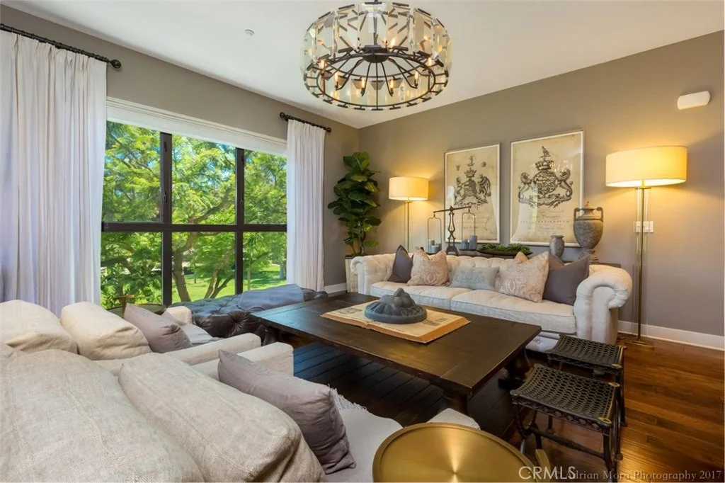 Photo of Unit 209 at 402 Rockefeller