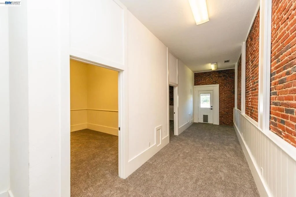 Photo of 525 Main St.