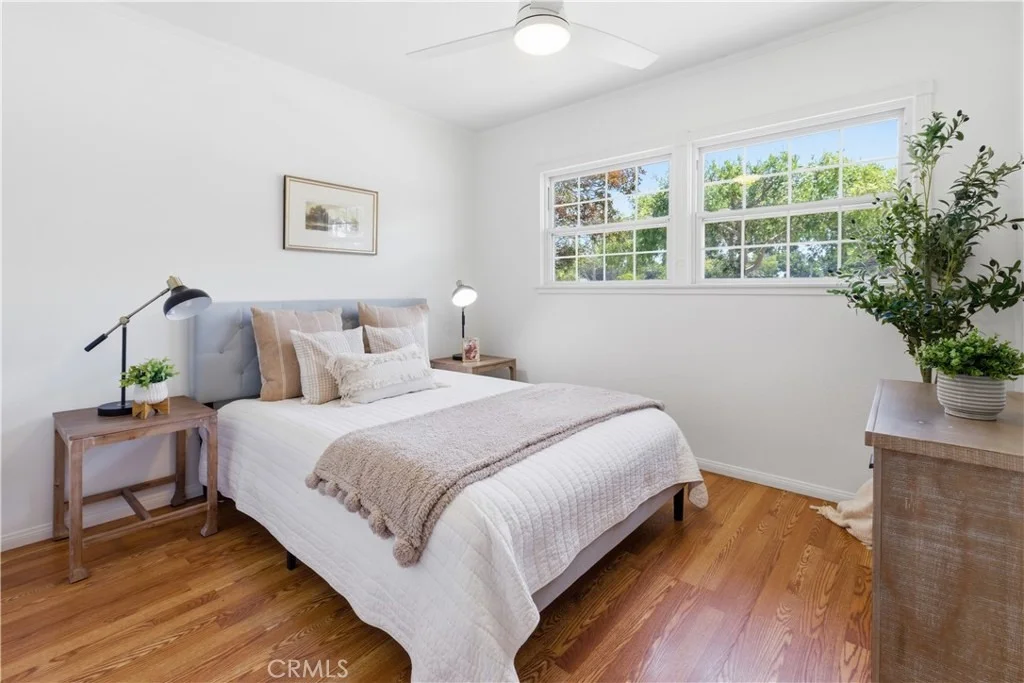 Photo of 3327 N Studebaker