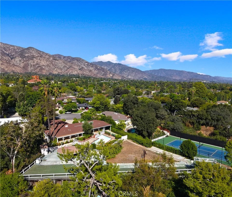 Photo of 595 Rim Road