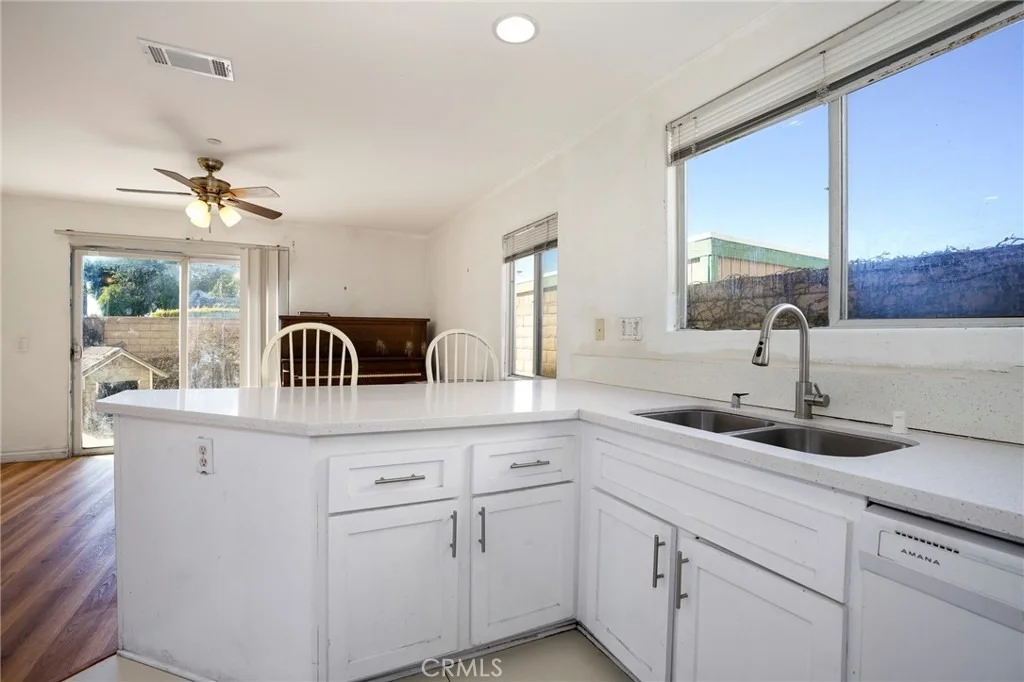 Photo of 893 W Kemp Court