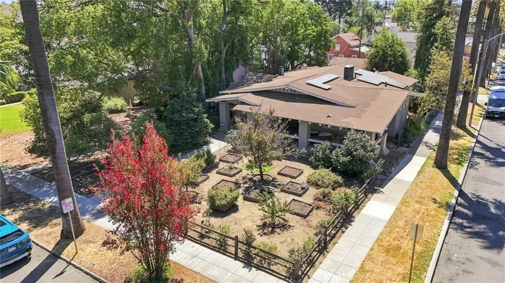 Photo of 425 W E Street