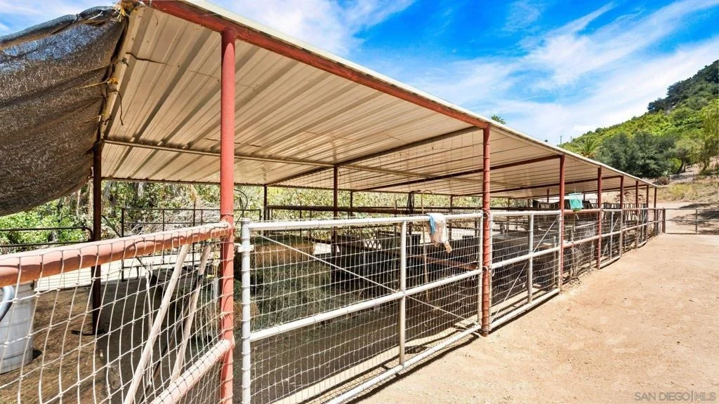 Photo of 1485 Santa Fe Hills